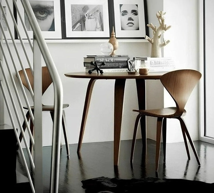 Minimalist Nordic Solid Wood Dining Chair — Versatile Designer Elegance for Home, Cafes & Hotels